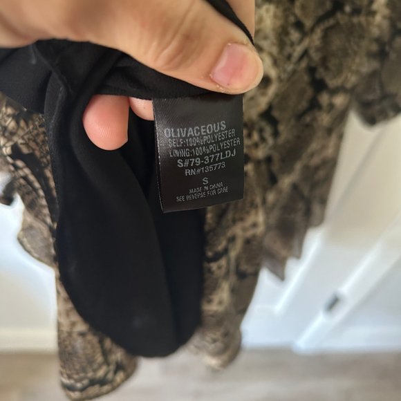 OLIVACEOUS Women's New Long Sleeve Snake Python Print Dress Size Small - Picture 10 of 10